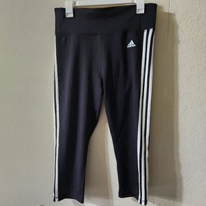 Adidas climalite cropped leggings. Size large.